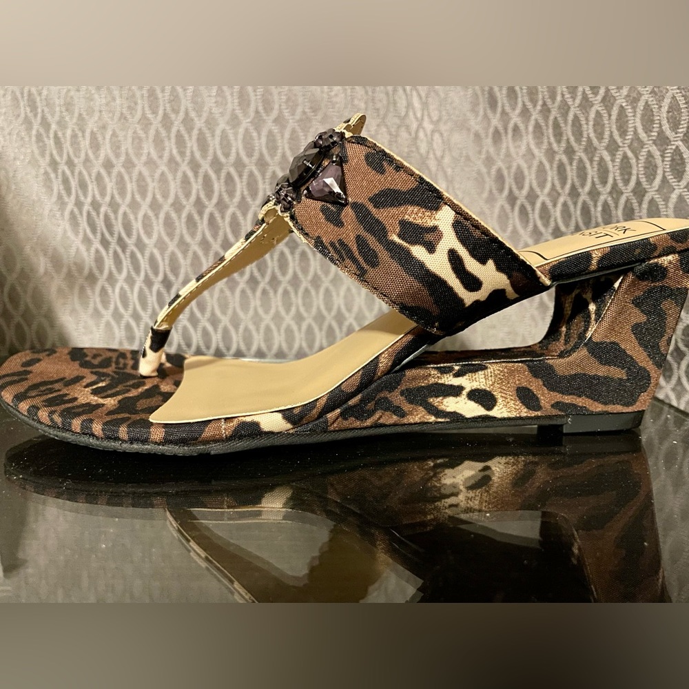 Jeweled Leopard Sandals Dressy sz 6.5 NWT